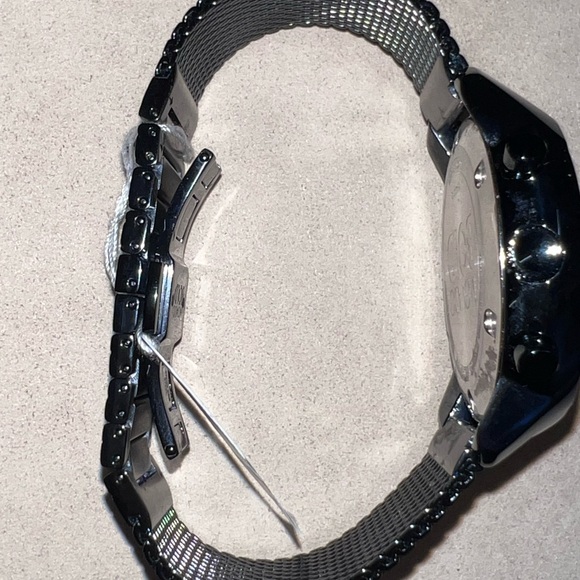 Movado Bold Blue PVD Steel Quartz - Picture 4 of 8